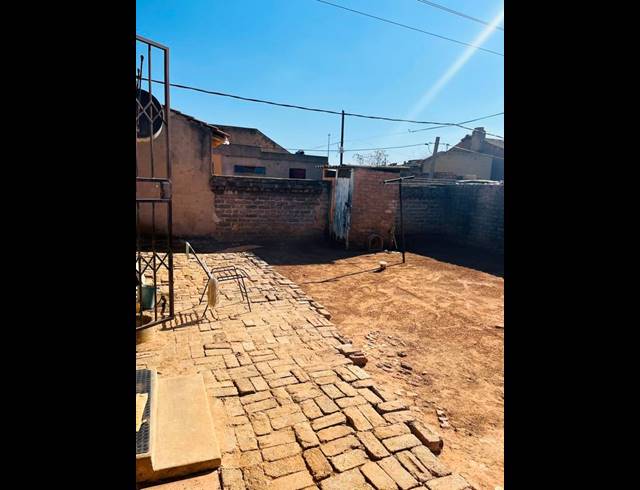 2 BEDROOM HOUSE FOR SALE IN SEBOKENG ZONE 3